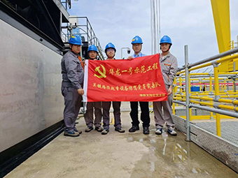 業(yè)主給華新機電黨員突擊隊頒了“金牌”！